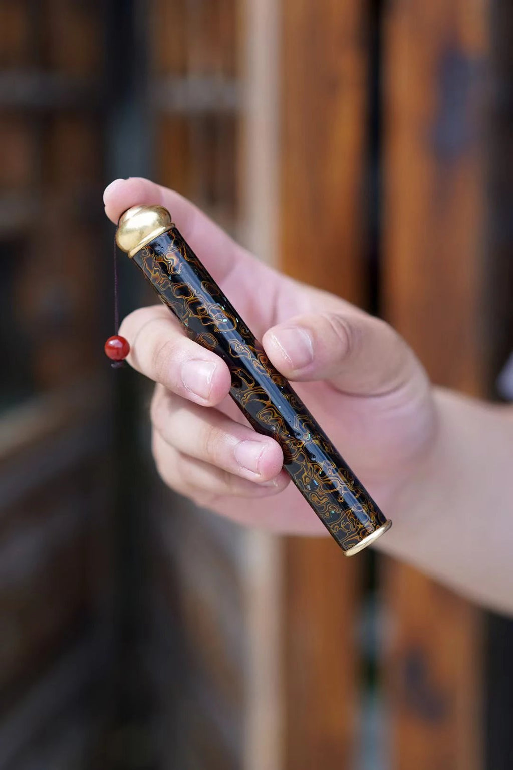 大漆黑金犀皮线香香筒