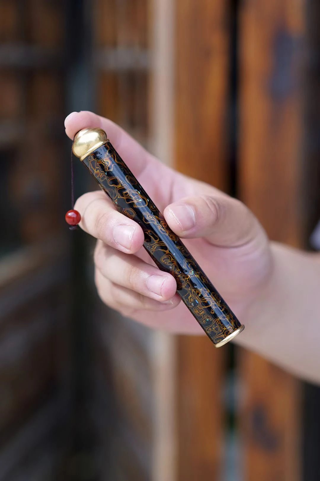 大漆黑金犀皮线香香筒